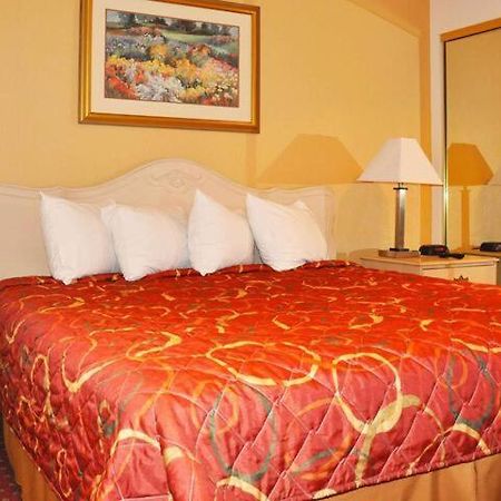 Avalon Inn サンダスキー エクステリア 写真